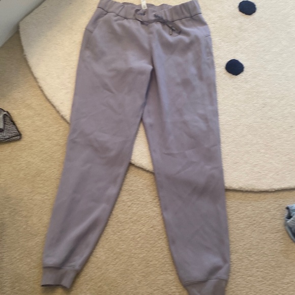 Lululemon womens on the move mid rise dance studio pants in size 4. - Picture 2 of 4
